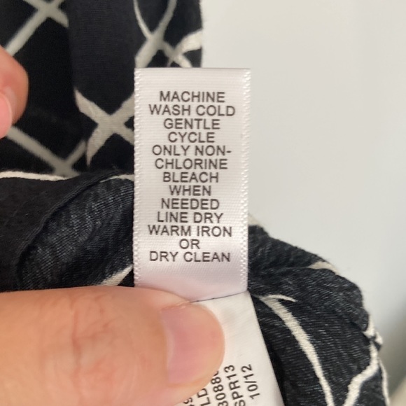 Banana Republic sleeveless window-pane black and white top - Picture 11 of 12